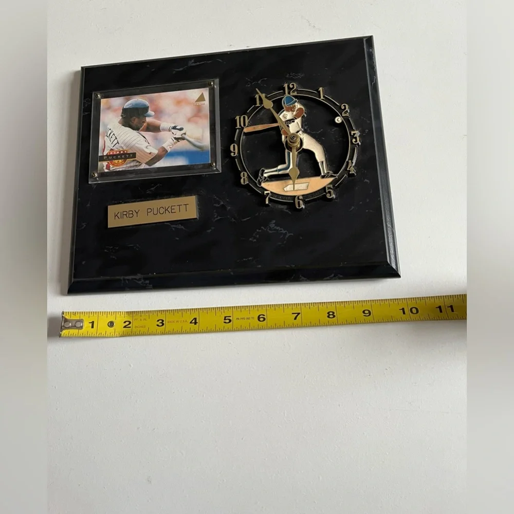 Vintage Minnesota Twins Kirby Puckett commemorative faux marble clock w/card